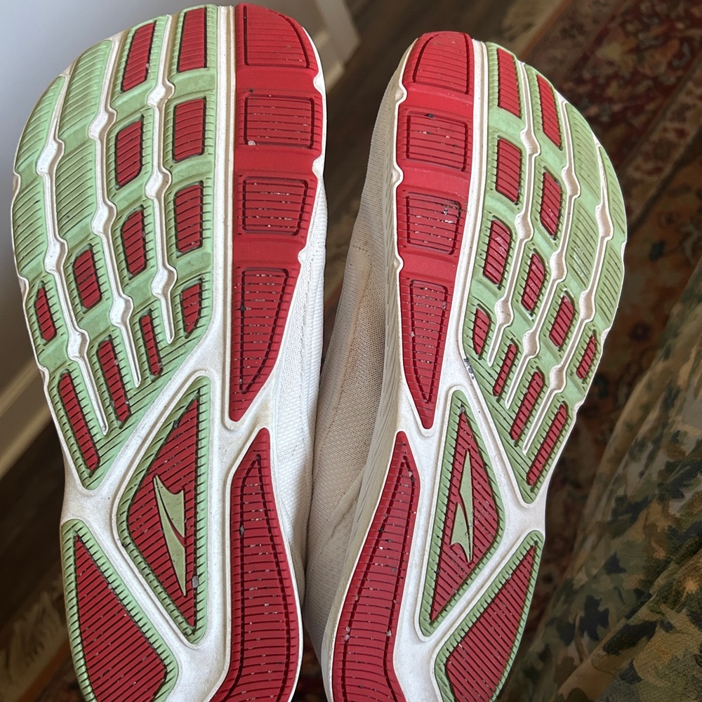 Altra running shoes - Picture 3 of 3